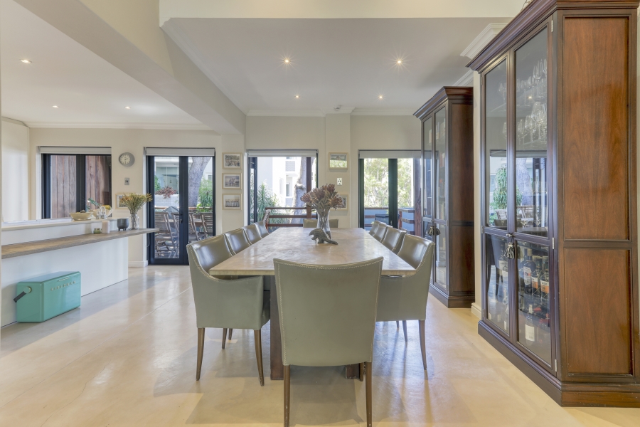 2 Bedroom Property for Sale in Green Point Western Cape